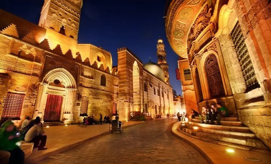 Explore The Cave Church of St. Simon, Walking Tour in Khan El-Khalili Market, Al-Azhar Mosque, Al-Moaz Street, Shopping Chance & Romantic Dinner at Hayat Pyramids Restaurant. — photo 10