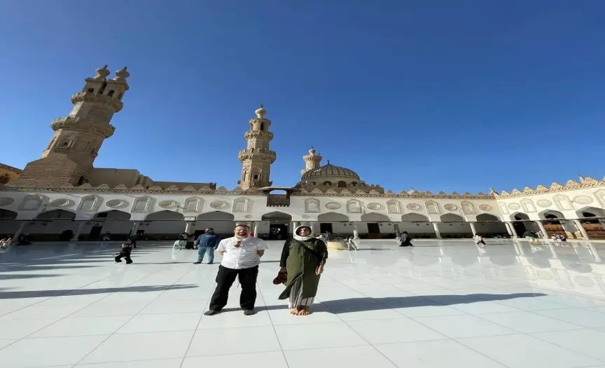 Explore The Cave Church of St. Simon, Walking Tour in Khan El-Khalili Market, Al-Azhar Mosque, Al-Moaz Street, Shopping Chance & Romantic Dinner at Hayat Pyramids Restaurant. — photo 14