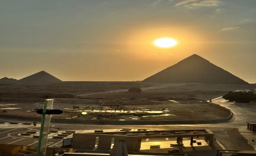 Exploring The Old Coptic Cairo, The NMEC Museum & Dinner at Sunset in Front of The Pyramids. — photo 37