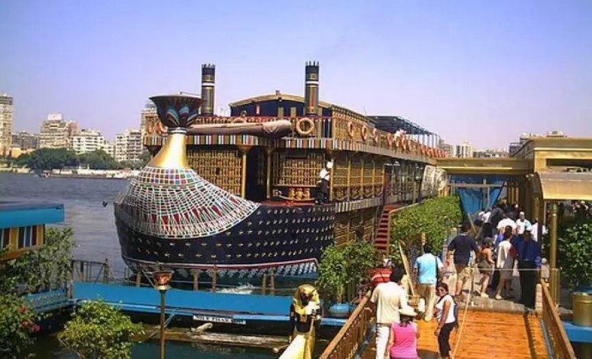 Night Nile Cruise in Cairo. — photo 2