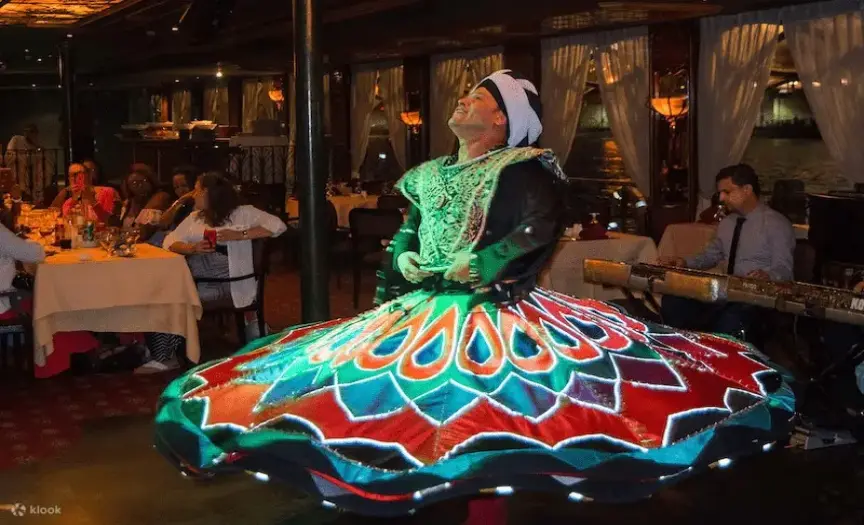 Night Nile Cruise in Cairo. — photo 9