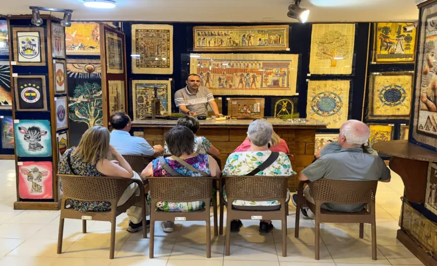 Shopping tour at Golden bird store & Key of life oldest classic papyri scrolls & Karkade spices shop — photo 1
