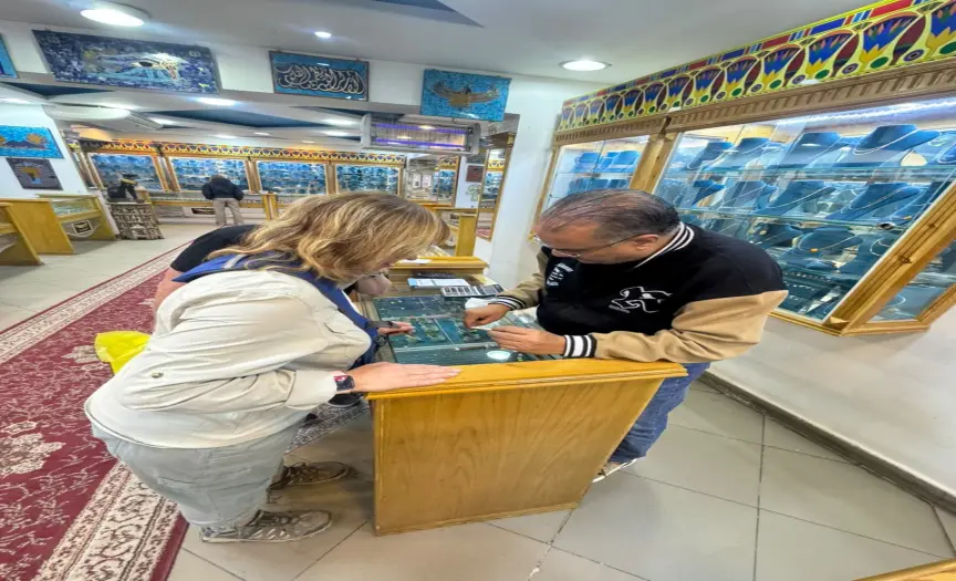 Shopping tour at Golden bird store & Key of life oldest classic papyri scrolls & Karkade spices shop — photo 2
